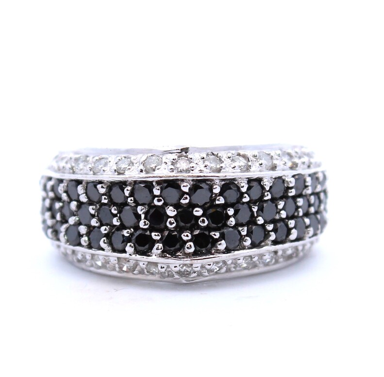 Estate 14 Karat White Gold Diamond Ring